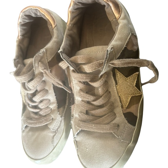 ShuShop Paula Camo Slip On Sneakers Distressed Star Excellent Condition - Picture 6 of 10